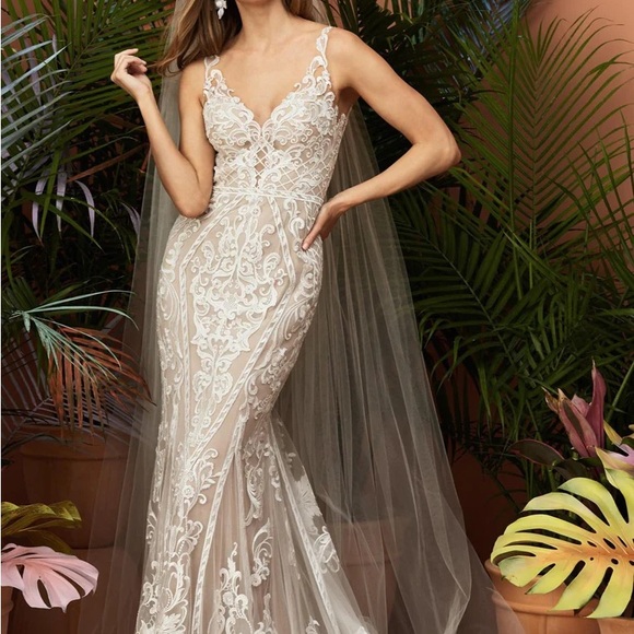 Wedding Dress ‘Viola’ by Designer Watters, Size 0 - Picture 3 of 16